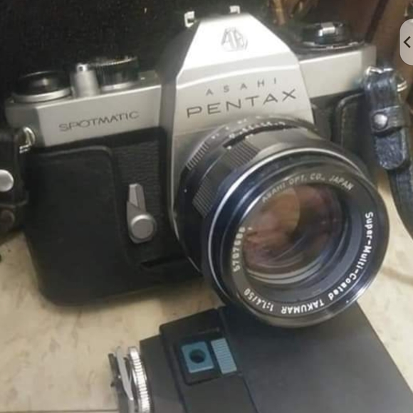 Arabi Pentax camera with accessories - Picture 3 of 4
